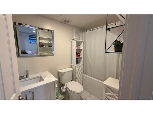 28 Macewan Ridge View Nw, Calgary, AB - Indoor Photo Showing Bathroom