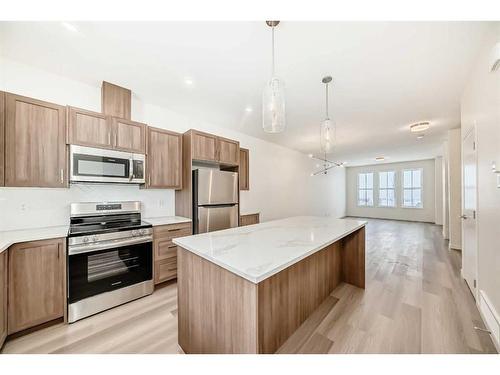 837 South Point Gate Sw, Airdrie, AB - Indoor Photo Showing Kitchen