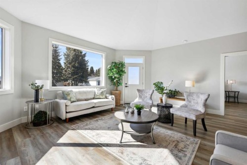 6-610 4 Avenue Sw, Sundre, AB - Indoor Photo Showing Living Room