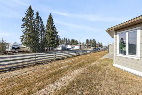 6-610 4 Avenue Sw, Sundre, AB - Outdoor
