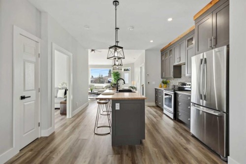 6-610 4 Avenue Sw, Sundre, AB - Indoor Photo Showing Kitchen With Upgraded Kitchen