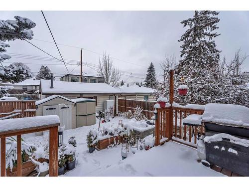 4913 20 Street Sw, Calgary, AB - Outdoor