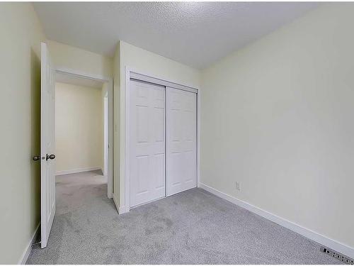 51-4936 Dalton Drive Nw, Calgary, AB - Indoor Photo Showing Other Room