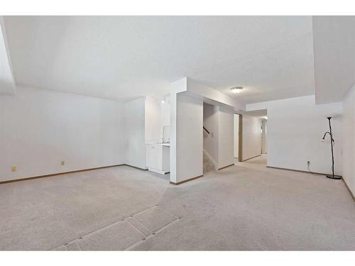 8636 47 Avenue Nw, Calgary, AB - Indoor Photo Showing Other Room