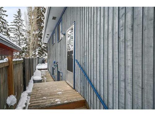 8636 47 Avenue Nw, Calgary, AB - Outdoor