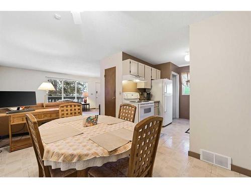 8636 47 Avenue Nw, Calgary, AB - Indoor Photo Showing Dining Room