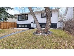 915 Pinecliff Drive NE Calgary, AB T2Y 3Y3