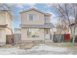 24 Erin Mount Crescent SE Calgary, AB T2B 2S3