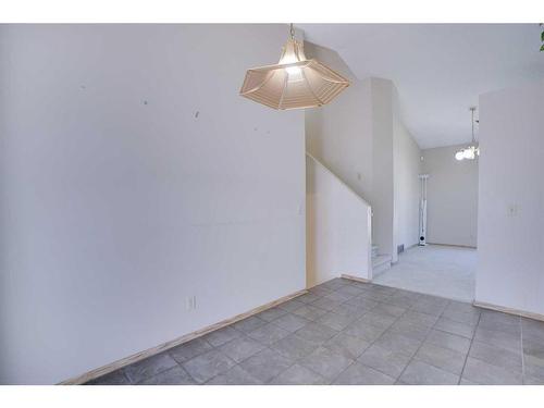 9029 21 Street Se, Calgary, AB - Indoor Photo Showing Other Room