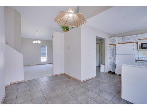 9029 21 Street Se, Calgary, AB - Indoor Photo Showing Kitchen