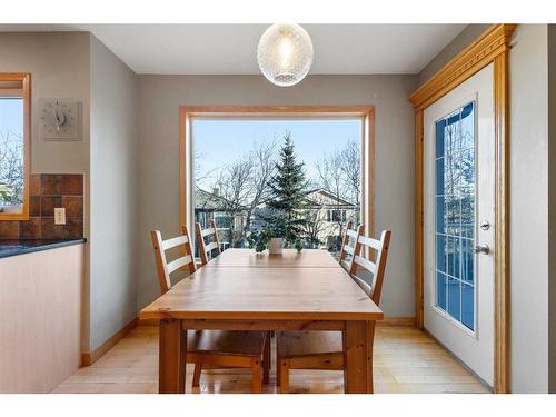 649 Hamptons Drive Nw, Calgary, AB - Indoor Photo Showing Dining Room