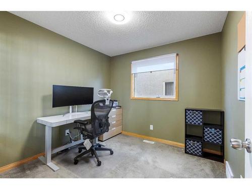 649 Hamptons Drive Nw, Calgary, AB - Indoor Photo Showing Office