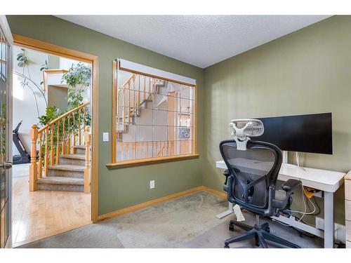 649 Hamptons Drive Nw, Calgary, AB - Indoor Photo Showing Office