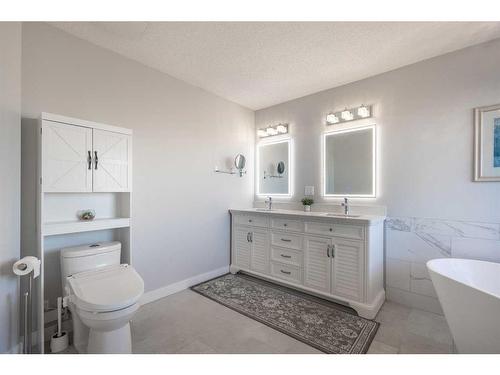 649 Hamptons Drive Nw, Calgary, AB - Indoor Photo Showing Bathroom