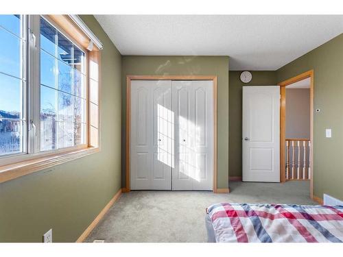 649 Hamptons Drive Nw, Calgary, AB - Indoor Photo Showing Bedroom