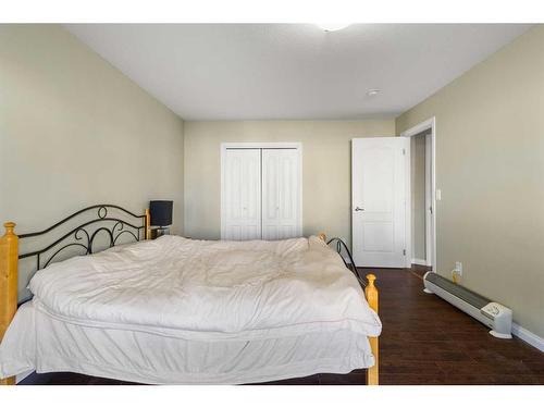 649 Hamptons Drive Nw, Calgary, AB - Indoor Photo Showing Bedroom