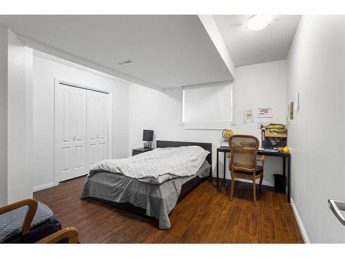 649 Hamptons Drive Nw, Calgary, AB - Indoor Photo Showing Bedroom