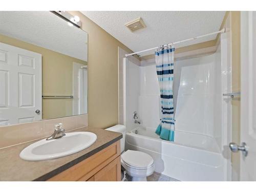 2107-70 Panamount Drive Nw, Calgary, AB - Indoor Photo Showing Bathroom