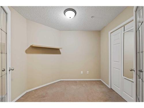 2107-70 Panamount Drive Nw, Calgary, AB - Indoor Photo Showing Other Room