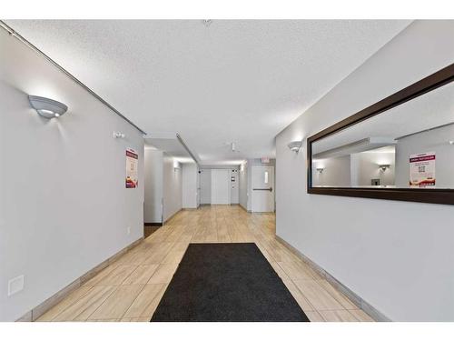 2107-70 Panamount Drive Nw, Calgary, AB - Indoor Photo Showing Other Room