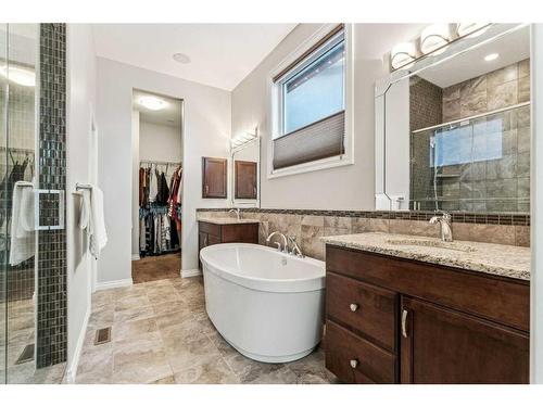 318 Mahogany Manor Se, Calgary, AB - Indoor Photo Showing Bathroom