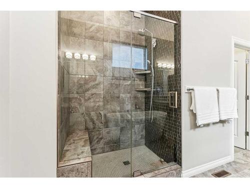 318 Mahogany Manor Se, Calgary, AB - Indoor Photo Showing Bathroom