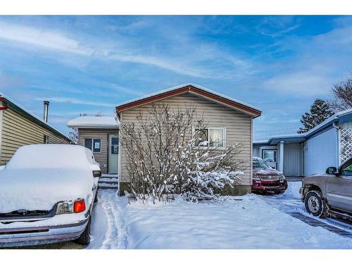 210 Erin Woods Circle Ne, Calgary, AB - Outdoor