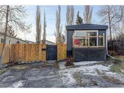 23 Huntwell Way NE Calgary, AB T2K 5T1