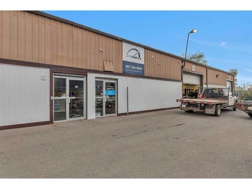 3007 57 Avenue Se, Calgary, AB 