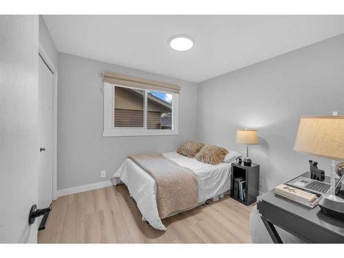 287 Templeside Circle Ne, Calgary, AB - Indoor Photo Showing Bedroom