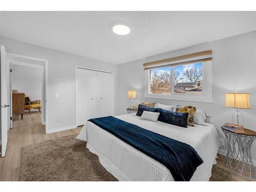 287 Templeside Circle Ne, Calgary, AB - Indoor Photo Showing Bedroom