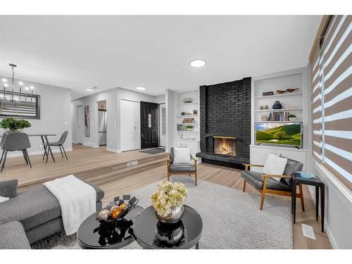 287 Templeside Circle Ne, Calgary, AB - Indoor Photo Showing Living Room With Fireplace