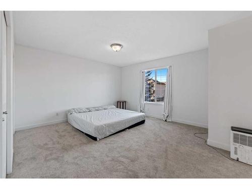 250 Covemeadow Crescent Ne, Calgary, AB - Indoor Photo Showing Bedroom