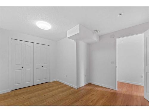 250 Covemeadow Crescent Ne, Calgary, AB - Indoor Photo Showing Other Room