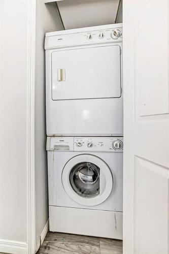 43 Castleridge Way Ne, Calgary, AB - Indoor Photo Showing Laundry Room