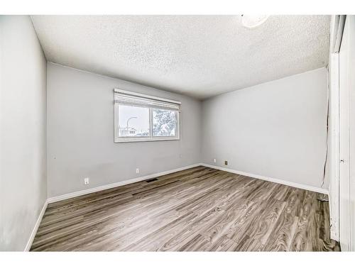 43 Castleridge Way Ne, Calgary, AB - Indoor Photo Showing Other Room