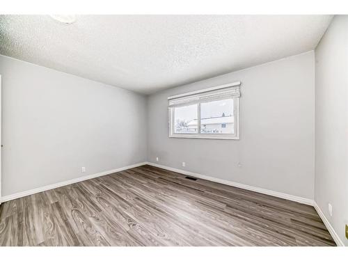 43 Castleridge Way Ne, Calgary, AB - Indoor Photo Showing Other Room