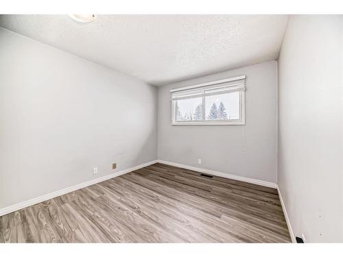 43 Castleridge Way Ne, Calgary, AB - Indoor Photo Showing Other Room