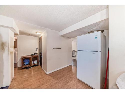 43 Castleridge Way Ne, Calgary, AB - Indoor