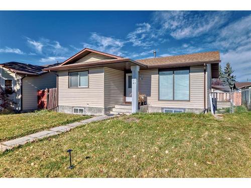 43 Castleridge Way Ne, Calgary, AB - Outdoor