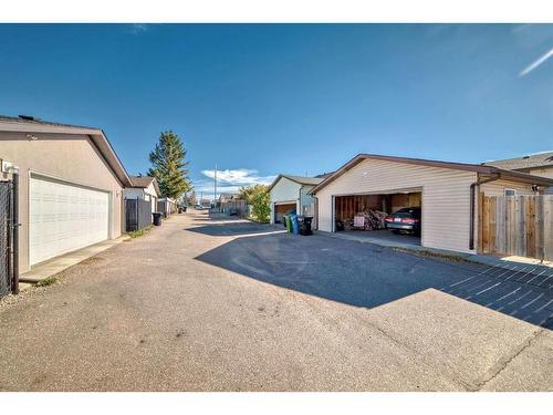 43 Castleridge Way Ne, Calgary, AB - Outdoor With Exterior