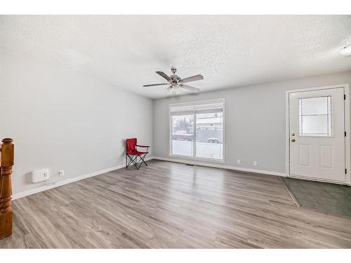 43 Castleridge Way Ne, Calgary, AB - Indoor Photo Showing Other Room