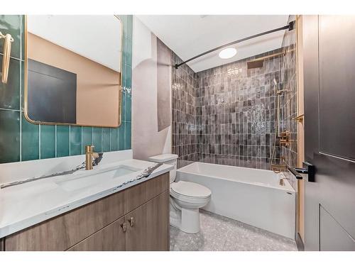 312-370 Dieppe Drive Sw, Calgary, AB - Indoor Photo Showing Bathroom