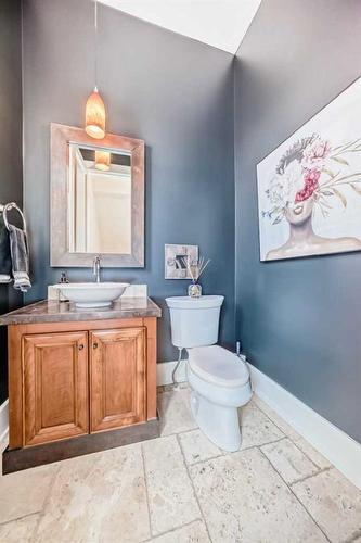 67 Discovery Valley Cove Sw, Calgary, AB - Indoor Photo Showing Bathroom