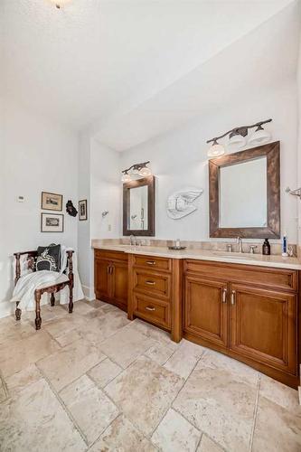 67 Discovery Valley Cove Sw, Calgary, AB - Indoor Photo Showing Bathroom