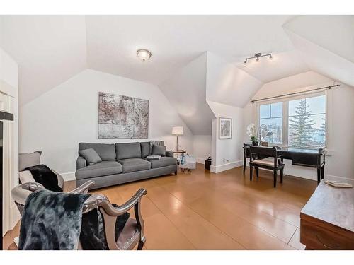 67 Discovery Valley Cove Sw, Calgary, AB - Indoor Photo Showing Living Room