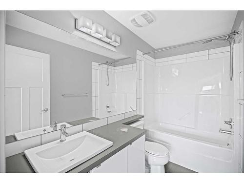 709 Skyview Ranch Grove Ne, Calgary, AB - Indoor Photo Showing Bathroom