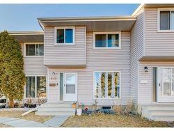 629 40 Street NE Calgary, AB T2A 6S1