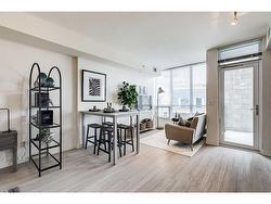 307-128 2 Street SW Calgary, AB T2P 0S7