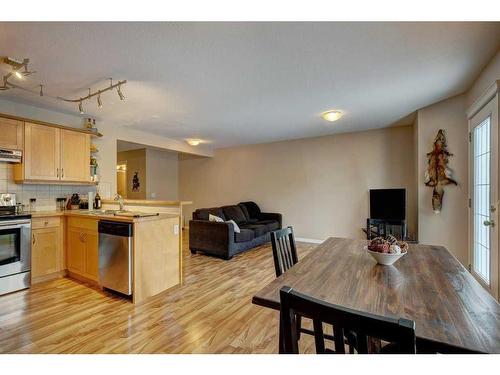 27 Spring Meadows Bay, Okotoks, AB - Indoor Photo Showing Kitchen